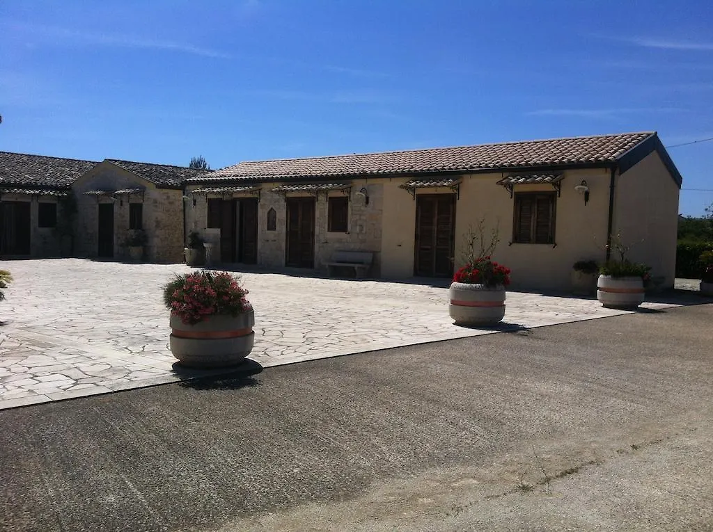 Oasi Di Cava Ispica Vila Pietre Nere San Zagaria Alojamento de Turismo Rural