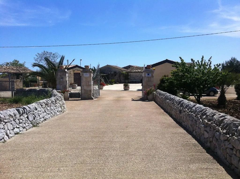 Oasi Di Cava Ispica Vila Pietre Nere San Zagaria 0*,  Itália