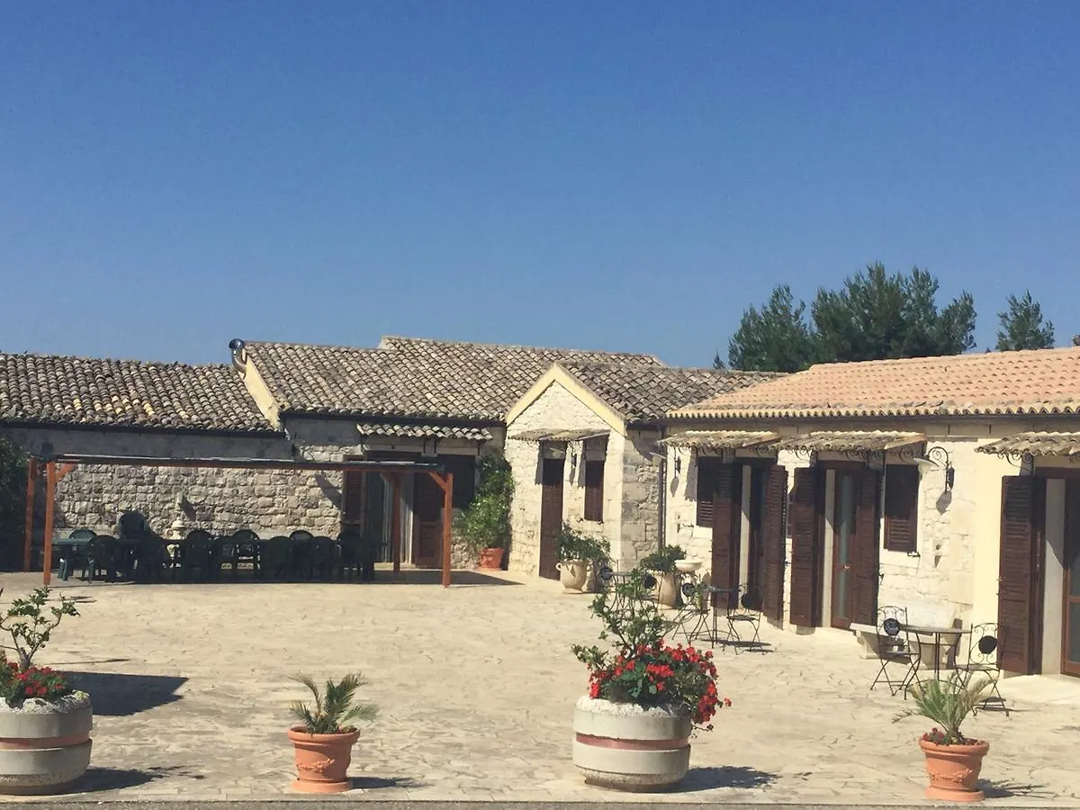 Oasi Di Cava Ispica Vila Pietre Nere San Zagaria Alojamento de Turismo Rural